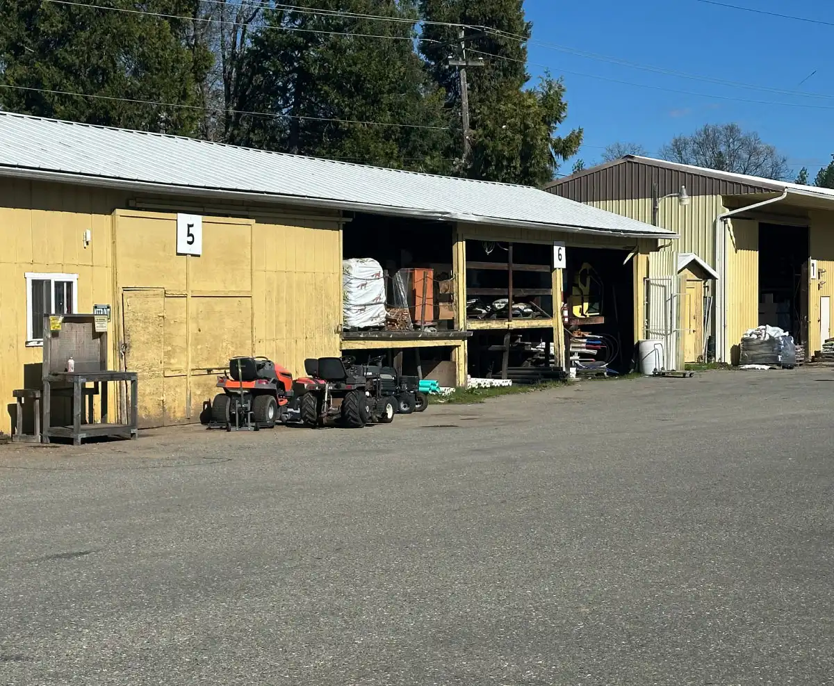 Farmers Building Supply Exterior